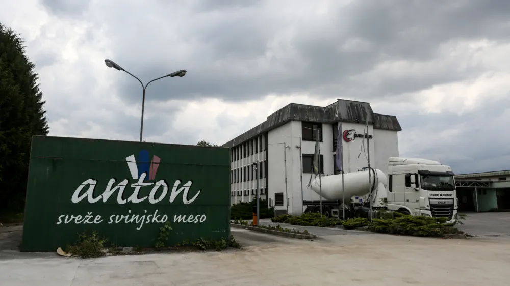 Morebitna poroka med Mejo Šentjur in Farmami Ihan bi pomenila, da je država oblikovala razmeroma močno slovensko agroživilsko skupino. 