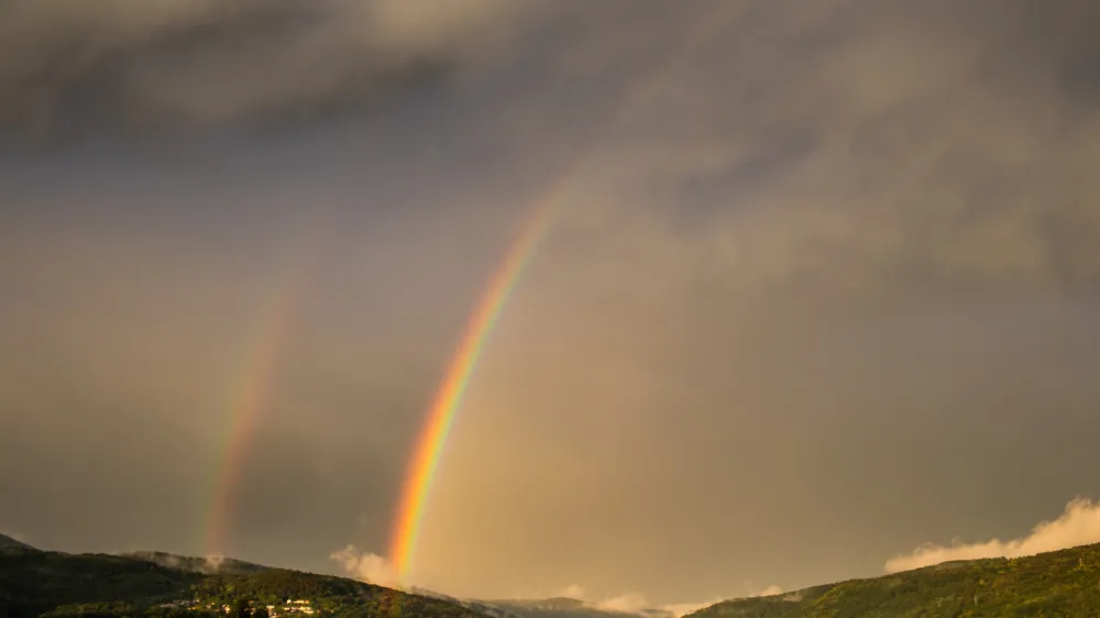 vreme, vremenska napoved, globalno segrevanje. mavrica, 07.07.2022. Mavrica nad območjem &Scaron;kocjanskih jam.//FOTO: Bojan VelikonjaPREGLED LETA 2022