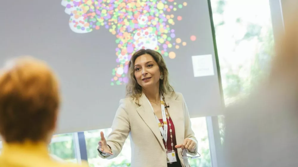 Berna Oztinaz, predsednica EAPM (Evropske kadrovske zveze) in članica odbora WFPMA (Svetovne kadrovske zveze), 