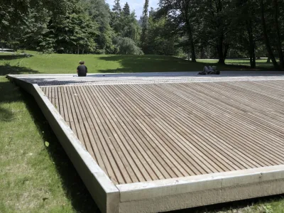 Na Plečnikovem avditoriju v Tivoliju se letos odvija prva sezona. V juniju napovedujejo festival MGLC Poletje v Tivoliju in festival radikalnih teles Spider.  