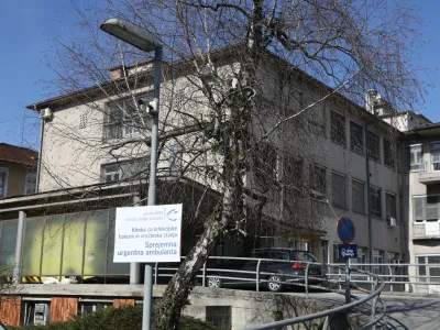 ﻿- 27.02.2020 – Infekcijska klinika v Ljubljani - UKC - sprejemna urgentna ambulanta - šotori //FOTO: Luka Cjuha,.