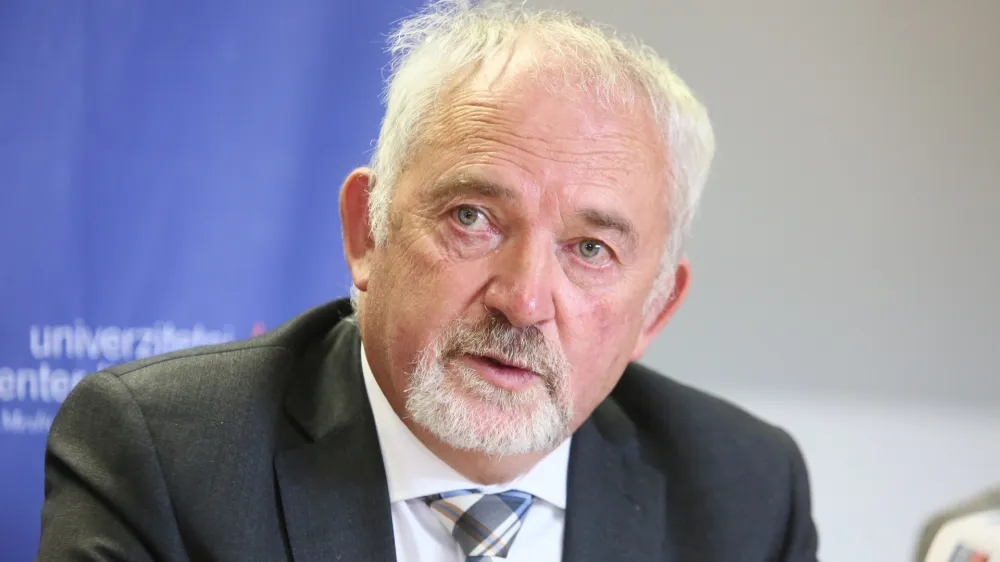 ﻿generalni direktor ZZZS Marjan Sušelj,- 12.10.2018 – novinarska ZZZS in UKC Ljubljana - predstavitev uvedbe novega programa celovite rehabilitacije slepih in slabovidnih v UKC Ljubljana namenjen celoviti in multidisciplinarni obravnavi slepih in slabovidnih od otroštva do starostnikov. //FOTO: Luka Cjuha.