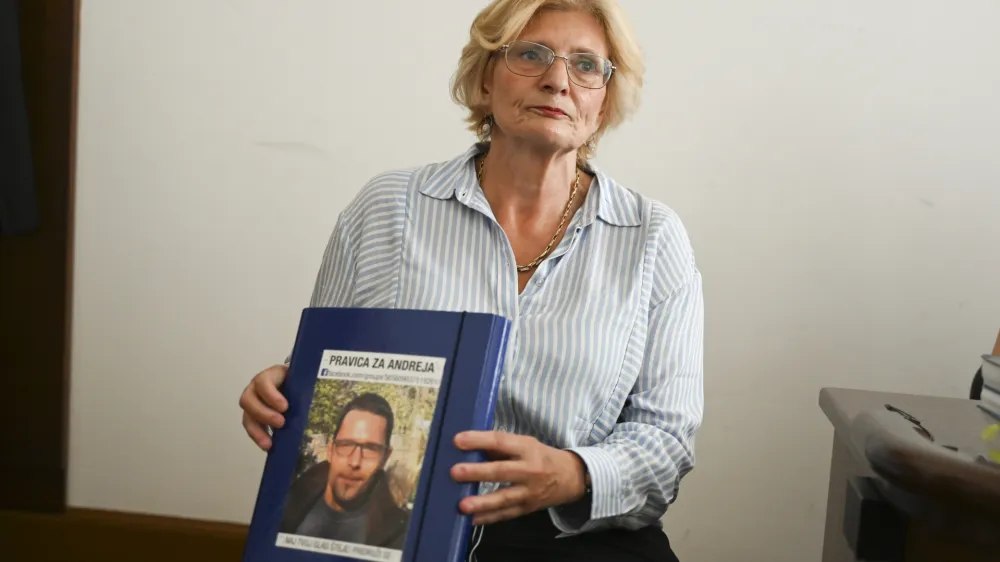 Lidija Giuliatti Bajželj - 24.08.2023 – sojenje Lidiji Giuliatti Bajželj, osumljeni kaznivega dejanja napeljevanja k umoru svojega sina Andreja Bajžlja //FOTO: Nik Erik Neubauer