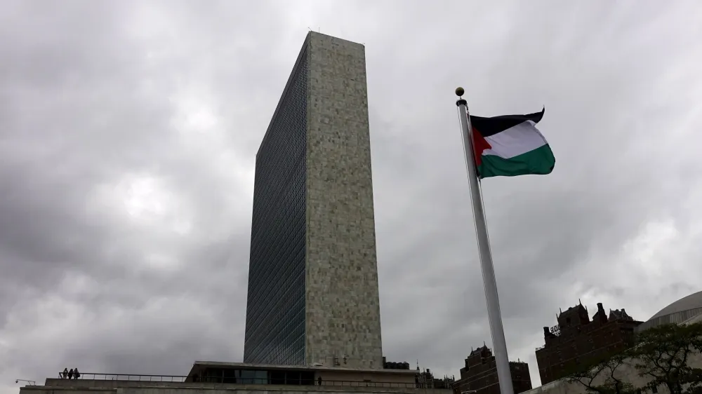 The Palestinian flag flies after being raised by Palestinian President Mahmoud Abbas in a ceremony at the United Nations General Assembly at the United Nations in Manhattan, New York September 30, 2015. Even though Palestine is not a member of the United Nations, the General Assembly adopted a Palestinian-drafted resolution that permits non-member observer states to fly their flags alongside those of full member states. REUTERS/Eduardo Munoz