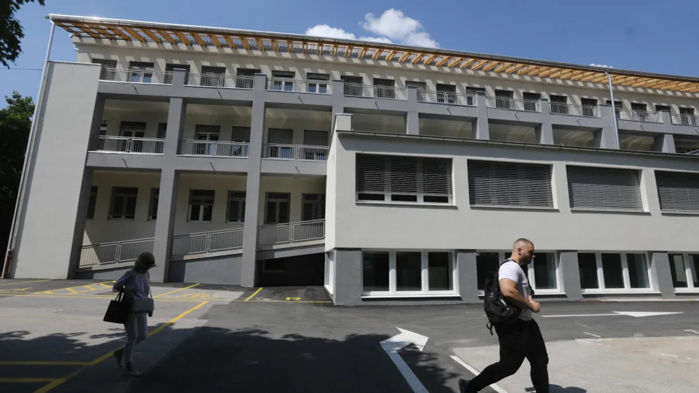 7.6.2024 slovesno odprtje prenovljene in energetsko sanirane Negovalne bolnišnice na Vrazovem trgu foto luka cjuha