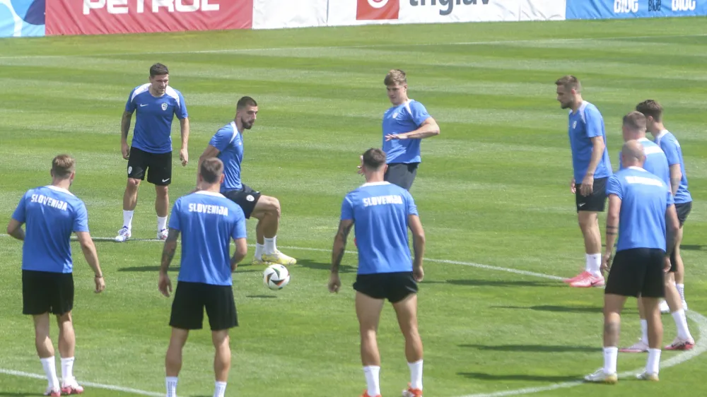 - 07. 06. 2024 - trening slovenske nogometne reprezentance - Brdo pri Kranju //FOTO: Jaka Gasar