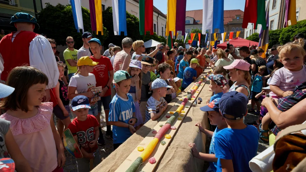 2023 - srednji vek v Slovenj Gradcu - največji bonbon