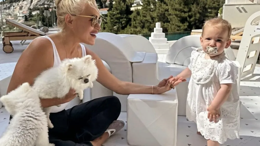 Sanela Diana Jenkins je na Hvaru na Hrva&scaron;kem kupila devet hektarjev zemlji&scaron;č. F instagram