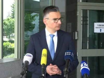 Šarca je šele Dnevnik seznanil z okoliščino, da je leta 2019 imel bližnji stik z domnevnim ruskim agentom. 