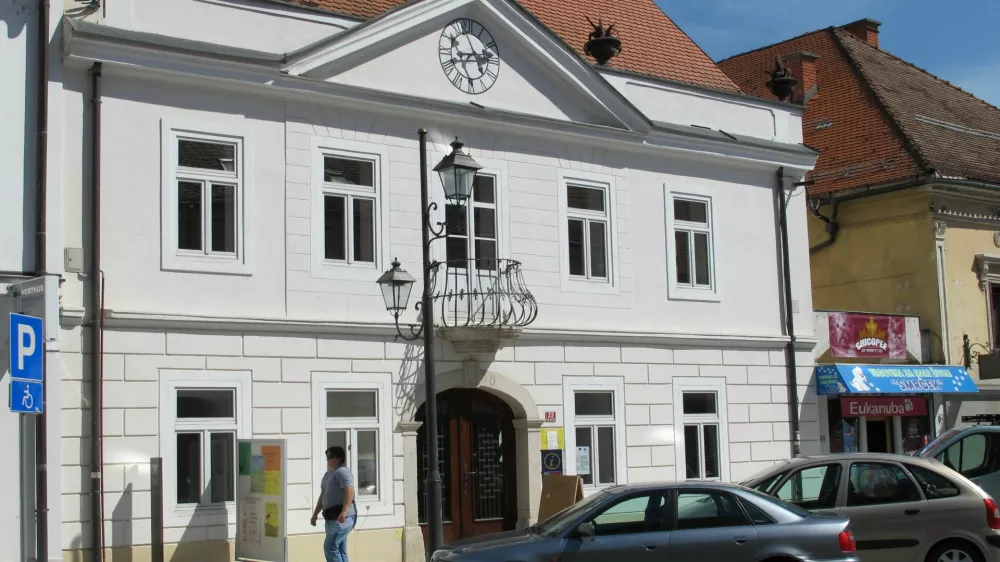 Mestna hi&scaron;a BrežiceRotovžFoto: Ernest Sečen