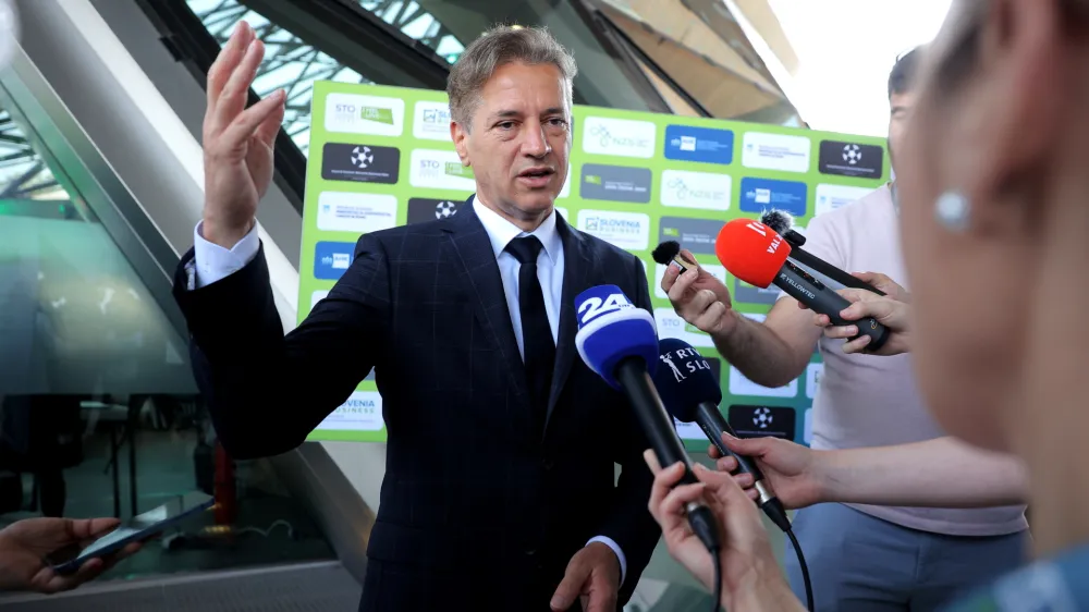 Nemcija, Munchen.Otvoritev slovensko-nemskega poslovno-investicijskega kongresa Invest & Connect: Slovenian Business Pitch.Predsednik vlade Robert Golob.