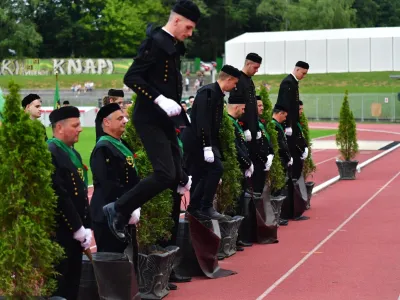 Skok čez kožo je tradicija in šega, zapisana v nesnovno kulturno dediščino. 