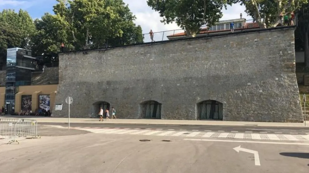 skladišča Bastion Koper