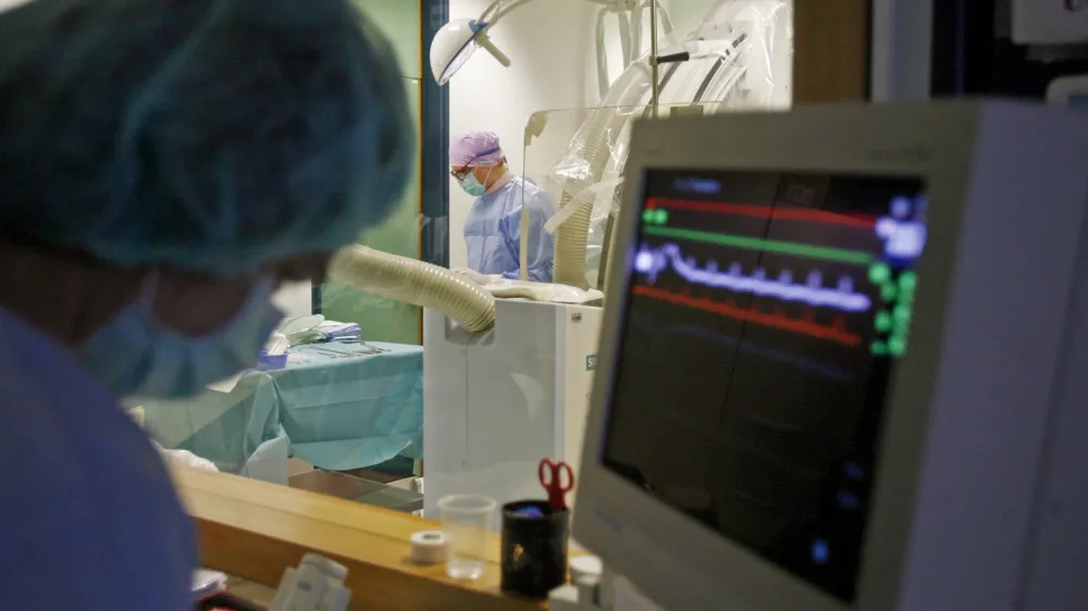 ﻿- simbolična fotografija - zdravstvo - - Klinični oddelek za kardiologijo - UKC, Univerzitetni klinični center Ljubbljana //FOTO: Bojan Velikonja