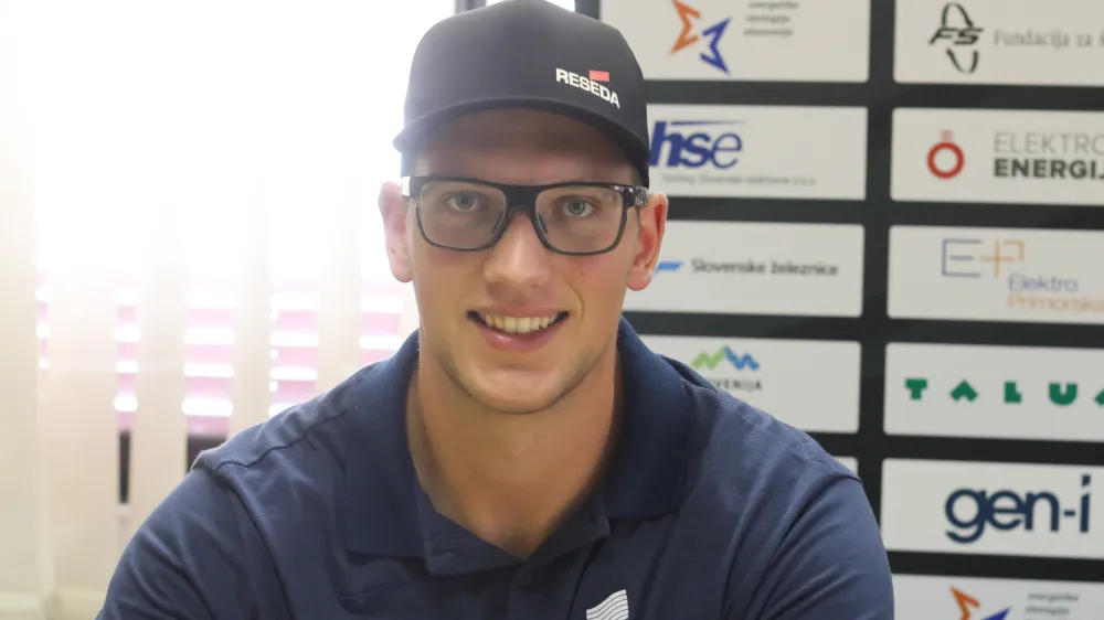 ﻿Kristijan Čeh,13.07.2021. sprejem dobitnikov slovenskih medalj na evropskem prvenstvu do 23 let Kristjana Čeha (zlato v metu diska), Klare Lukan (srebro v teku na 5000 metrov) in Lie Apostolovski (bron v skoku v višino),//FOTO: Bojan Velikonja