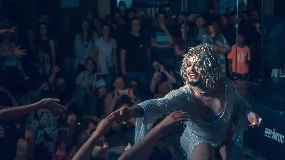 Organizatorji so prepričani, da bo festival Dobimo se pred Škucem tudi letos popestril vroče poletne dni. F: Simao Bessa