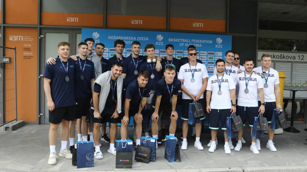 22.07.2024 - Košarkarska zveza Slovenije na Leskoškovi cesti 12 v Ljubljani začne sprejem za moško reprezentanco Slovenije do 20 letFOTO: Luka Cjuha