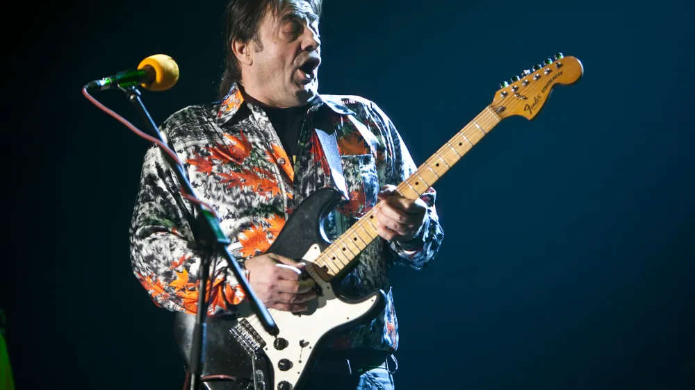 Pavle Kavec spada med slovenske kitarske heroje.

 

 

 