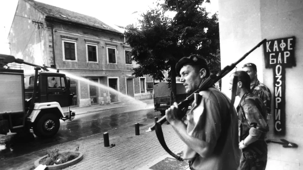 - Hrvaška, 7. avgust 1995 - osvoboditev mesta Knin - operacija, poimenovana Oluja (Nevihta),//FOTO: Tomaž Skale