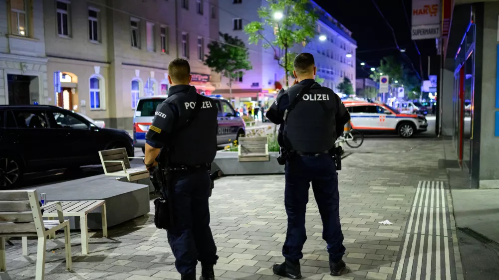 06 August 2024, Austria, Vienna: Police officers are seen during a large-scale operation in Ottakring. Photo: Max Slovencik/APA/dpa