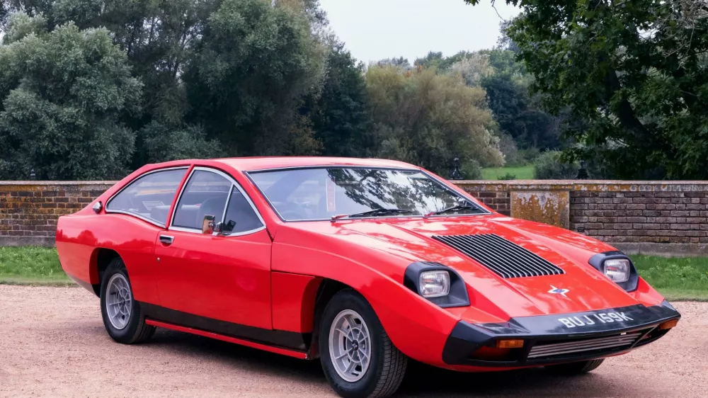 2GH8092 1971 Macos Mantis M70 at the Hampton Court Concours D' Elegance 2021