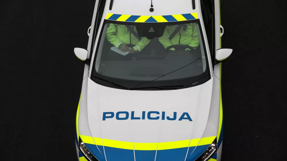 - simbolična fotografija - policija - policijski avto - 23.10.2022 &ndash; 26. Ljubljanski maraton 2022 - največji teka&scaron;ki dogodek v Sloveniji - //FOTO: Luka Cjuha