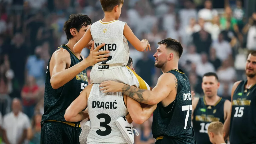 Ljubljana, arena Stozice.Kosarkarski spektakel I Feel Slovenia, Noc zmaja.Poslovilna tekma kosarkarja Gorana Dragica. / Foto: Anze Malovrh/sta