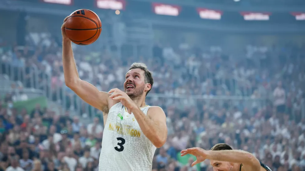 Ljubljana, arena Stozice.Kosarkarski spektakel I Feel Slovenia, Noc zmaja.Poslovilna tekma kosarkarja Gorana Dragica. / Foto: Anze Malovrh/sta