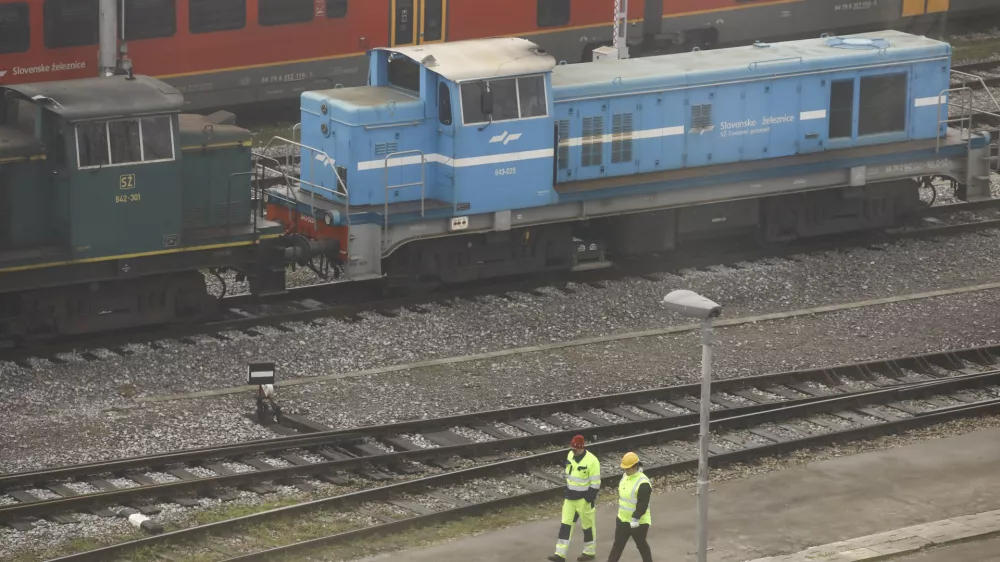 - 19.12.2023 &ndash; Slovenske železnice (SŽ) &ndash; Železni&scaron;ka postaja Ljubljana &ndash; potni&scaron;ki promet &ndash; center za vodenje prometa //FOTO: Luka Cjuha