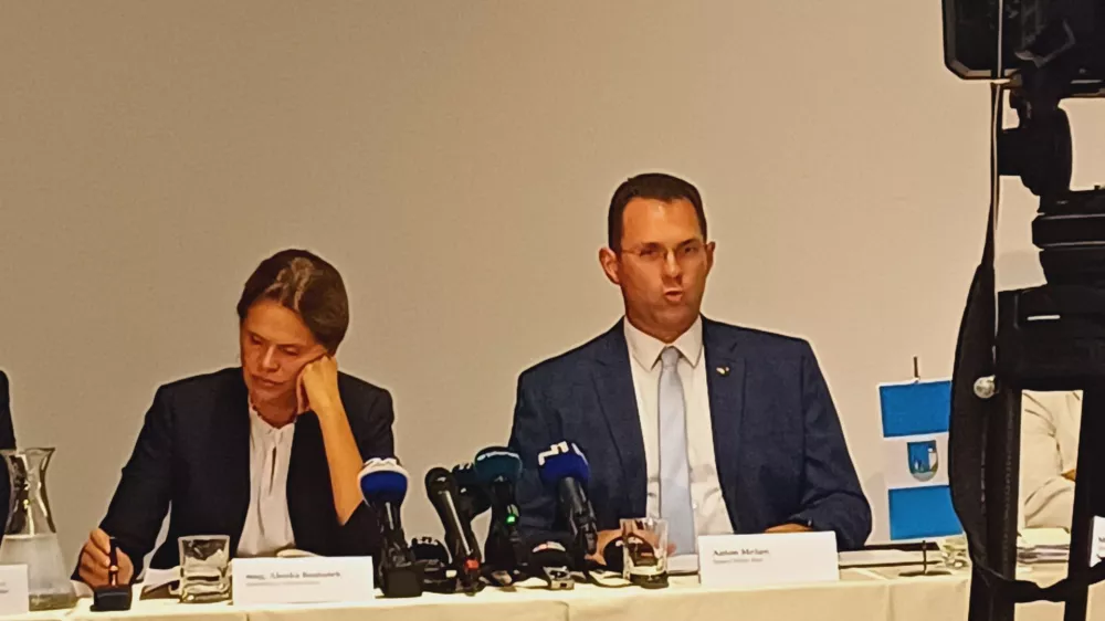 Blejska obvoznica tiskovka avgust