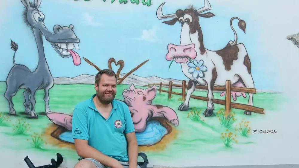 Aljaž Bevk, kmet in gostinec, lastnik Turistične kmetije &Scaron;iroko, Tolminski Lom, Posočje / Foto: Nata&scaron;a Bucik Ozebek