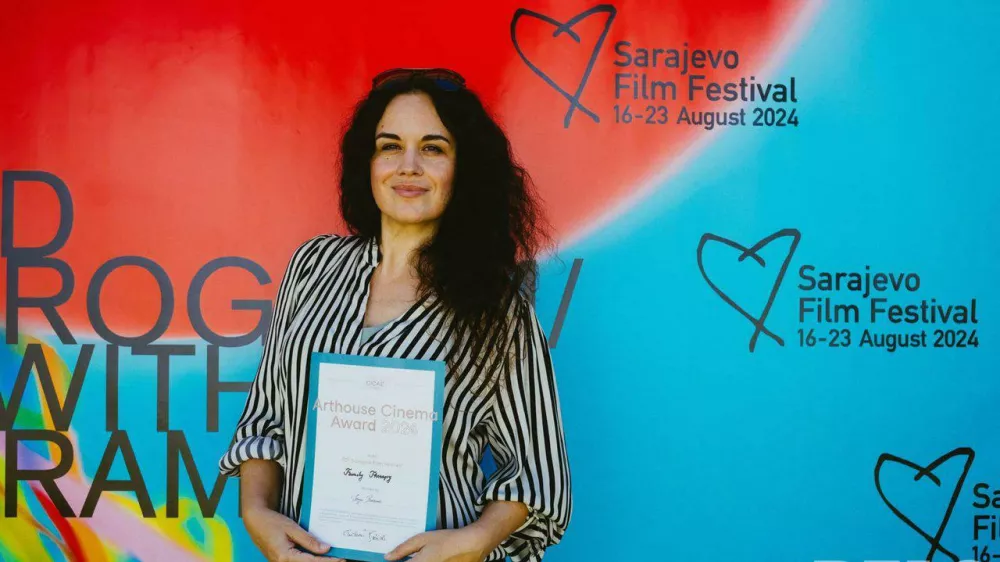 Odrešitev za začetnike Sonje Prosenc je prejel nagrado Mednarodne konfederacije art kinematografov,