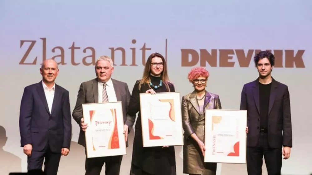 Zmagovalci projekta Zlata nit 2022 so prejeli priznanja za najbolj&scaron;e zaposlovalce, priznanje zlata praksa in posebna priznanja. (Foto: Bojan Velikonja)