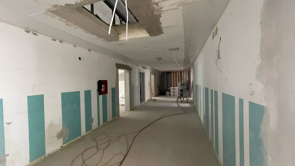 Zaradi obnove šole po požaru ostaja zaprt celotni del predmetne stopnje z vsemi pripadajočimi dvanajstimi učilnicami. F arhiv OŠ Bistrica