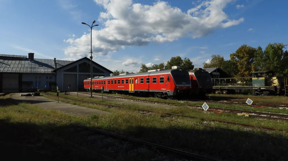 V stavbah na mariborskih Studencih, kjer imajo Slovenske železnice delavnice za dizelske lokomotive, je tudi delovno mesto Tie &Scaron;inko in Sanje Drzanić.&nbsp;/ Foto:&nbsp;Katja Petrovec