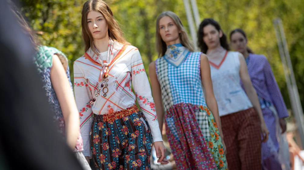   F HFDA / The Sparkle Content