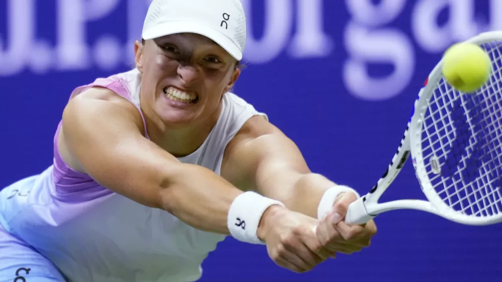 Kljub izpadu v četrtfinalu OP ZDA prva igralka sveta Iga &Scaron;wiatek ni bila pretirano razočarana. Foto: AP