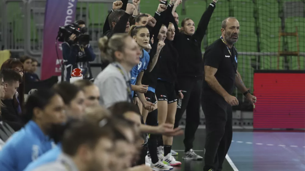 trener Krimovk Dragan Adžić 10.11.2023 &ndash; ženski rokomet - Krim Mercator: Metz, liga prvakinj, 7. krog: - skupina B: //FOTO: Luka Cjuha