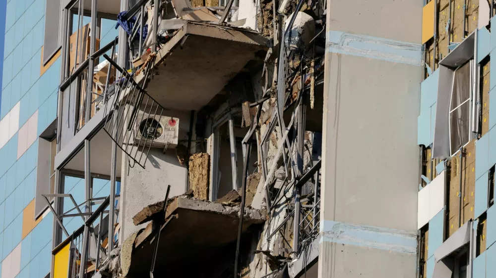 A view shows a damaged multi-storey residential building following an alleged Ukrainian drone attack in the course of Russia-Ukraine conflict, in Ramenskoye in the Moscow region, Russia September 10, 2024. REUTERS/Maxim Shemetov
