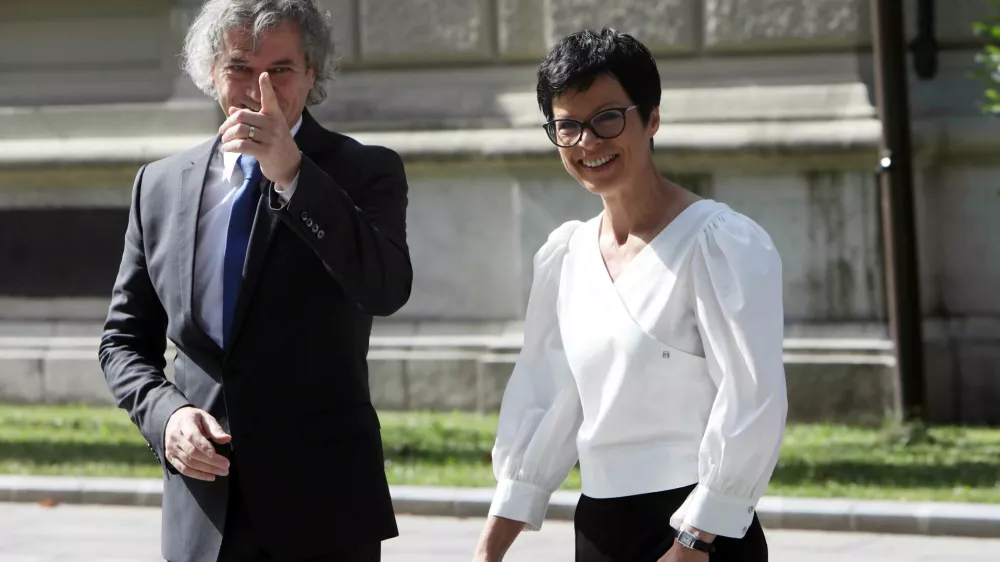 predsednik vlade in stranke GS dr. Robert Golob, podpredsednica stranke GS in kandidatka za predsednico republike Marta Kos - 28.06.2022 &ndash; Predsedni&scaron;ke volitve 2022 - predsednik in podpredsednica stranke Gibanje Svoboda (GS) dala skupno izjavo o sklepih digitalnega kongresa in kandidaturi za predsednico države.//FOTO: Tomaž Skale