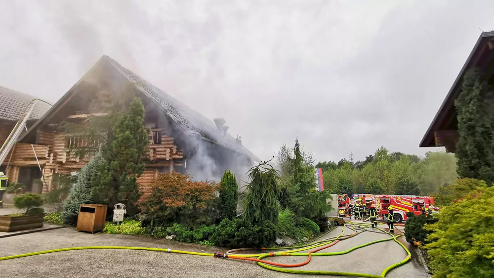 Zagorelo je v Cubo golfu v Smledniku. F Iztok Pipan