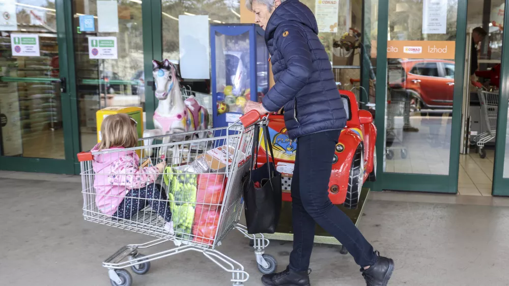 Opčine &ndash; trgovina Conad - 07.04.2023 &ndash; ITALIJA &ndash; cenej&scaron;e nakupovanje hrane čez mejo - //FOTO: Jaka Gasar