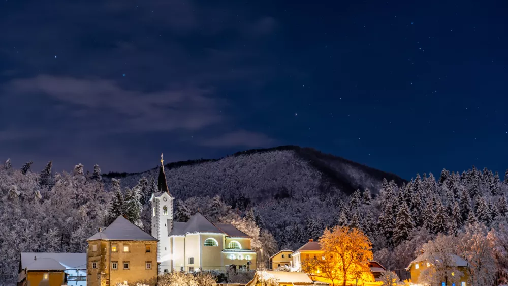 Fotografija cerkve svete Helene avtorja Ivana Marjanovića, ki jo je ilustratorka prejela v dar. Foto: Ivan Marjanović