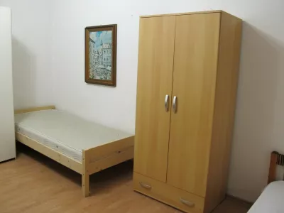 Mladinski svet Slovenije ocenjuje, da bi morala država za ustrezno re&scaron;evanje stanovanjske stiske &scaron;tudentov zagotoviti vsaj 10.000 dodatnih postelj. Foto: Živa Rokavec&nbsp;