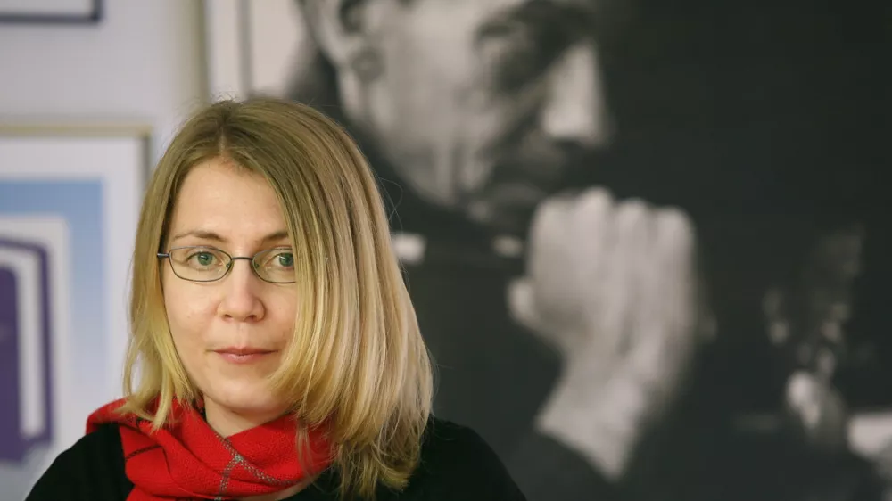 Ana Barič Moder / diplomirana francistka in komparativistka, prevajalka iz franco&scaron;čine / prevedla knjigi Roalda Dahla Gromozanski krokodil in Gravža