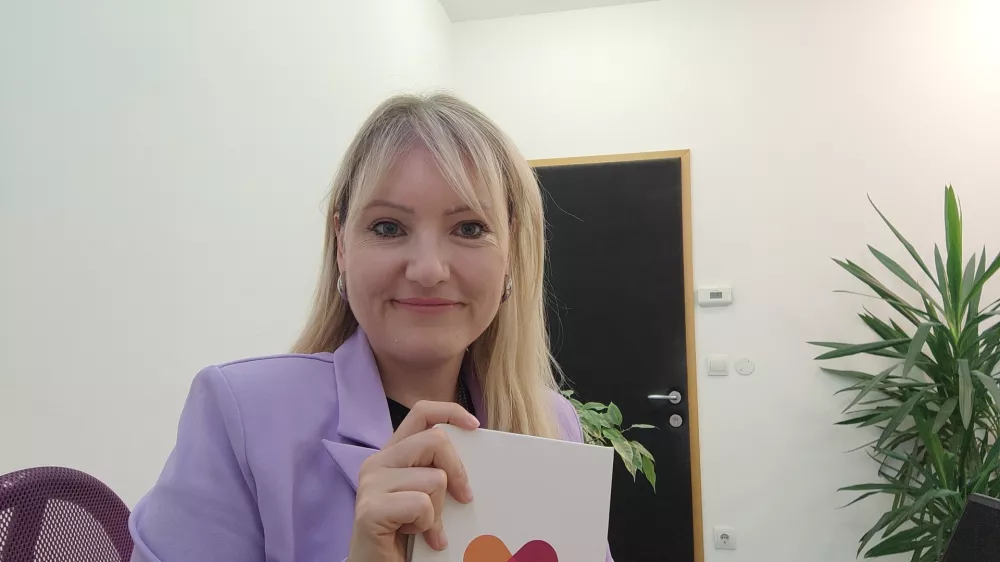 Ksenija Bratu&scaron; Albreht, vodja tima ZR, mag. soc. dela, psihoanalitična psohoterapevtka.