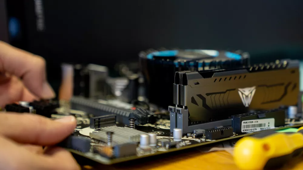 EKO Knap Računalni&scaron;tvo, d.o.o - DM - pomočnik serviserja računalnikov