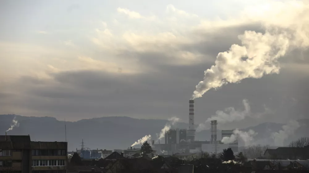 - 10.01.2024 &ndash; Kurilna sezona. ogrevanje - mraz -dim //FOTO: Luka Cjuha