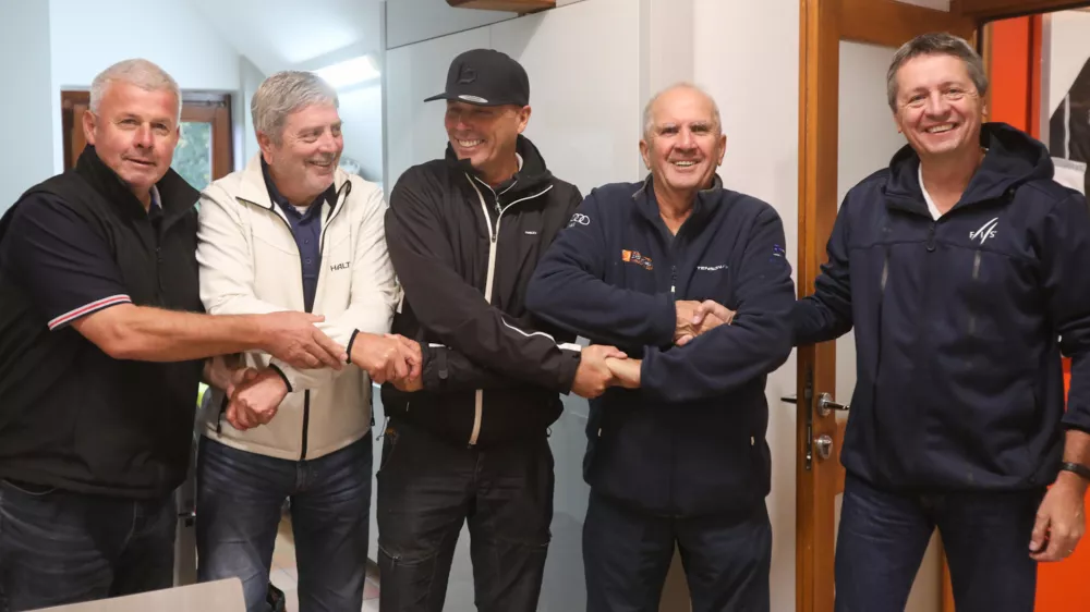 Grega Benedik, pred Ask smučarski klub, Boris Pesjak, podpredsednik Pokal Vitranc, Marcus Weldner, Srečko Medven, gen. sekretar Pokal Vitranc, Peter Gerdol. - 02.10.2024. Obisk direktorjev sv. pokala v smučanju za mo&scaron;ke in ženske v Kranjski Gori. FOTO: Bojan Velikonja