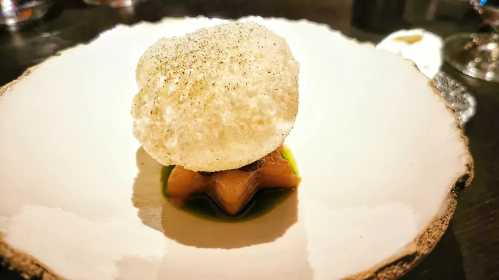 Votel krof, smetana, jabolko in metino olje, Restavracija Ta